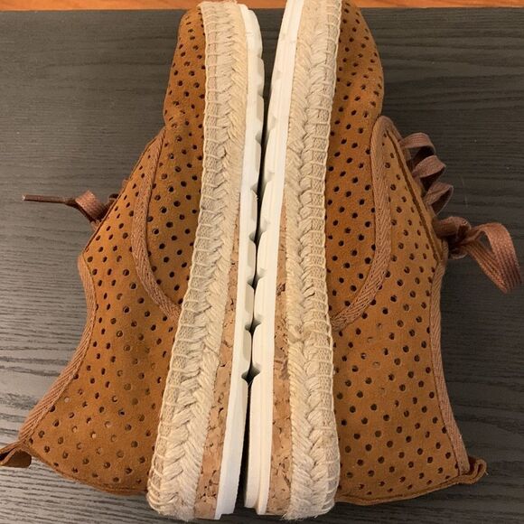 Carman Saiz Size 39 made in Spain 8.5 like new leather upper - Picture 3 of 9